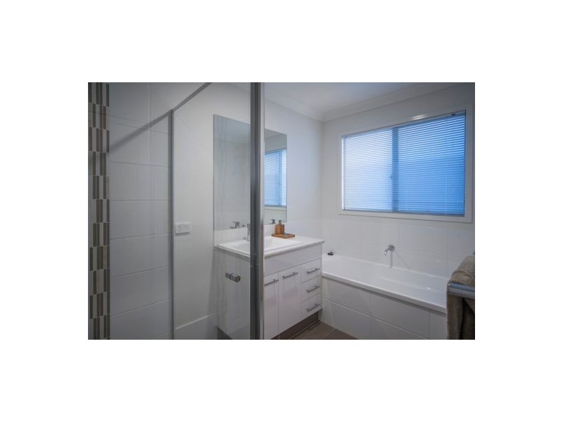 16 Boambillie Drive, Coomera Waters QLD 4209