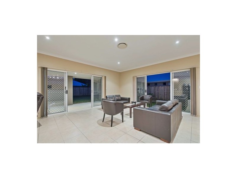 6 Kingtide Lane, Coomera Waters QLD 4209