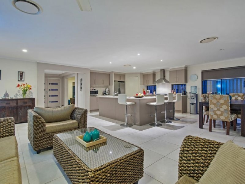 3 Ausmaid Lane, Coomera Waters QLD 4209