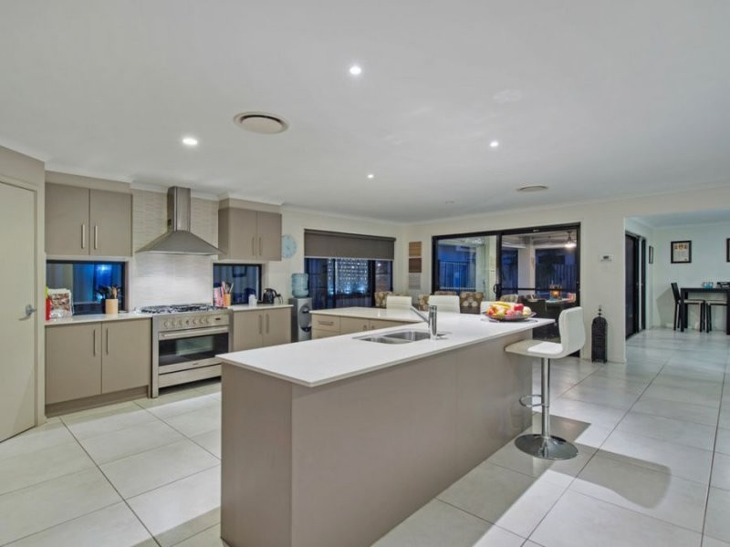 3 Ausmaid Lane, Coomera Waters QLD 4209