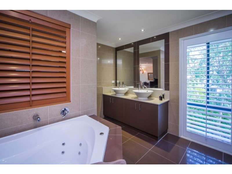 18 Katinka Circuit,, Coomera Waters QLD 4209