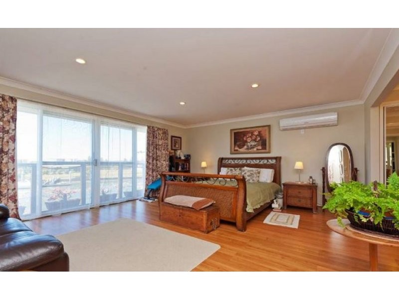 52 Buccaneer Way, Coomera Waters QLD 4209