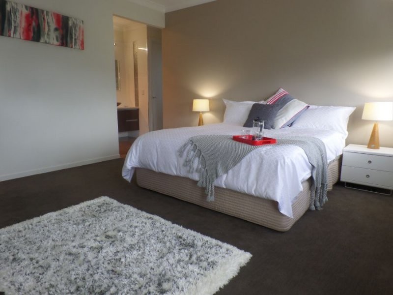 26 Waterclover Dr, Upper Coomera QLD 4209