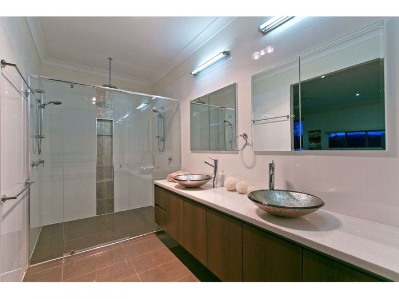 26 Waterclover Dr, Upper Coomera QLD 4209