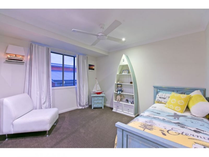 26 Waterclover Dr, Upper Coomera QLD 4209