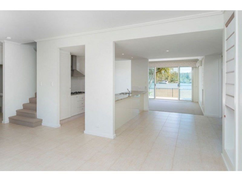37 Brindabella Close, Coomera Waters QLD 4209