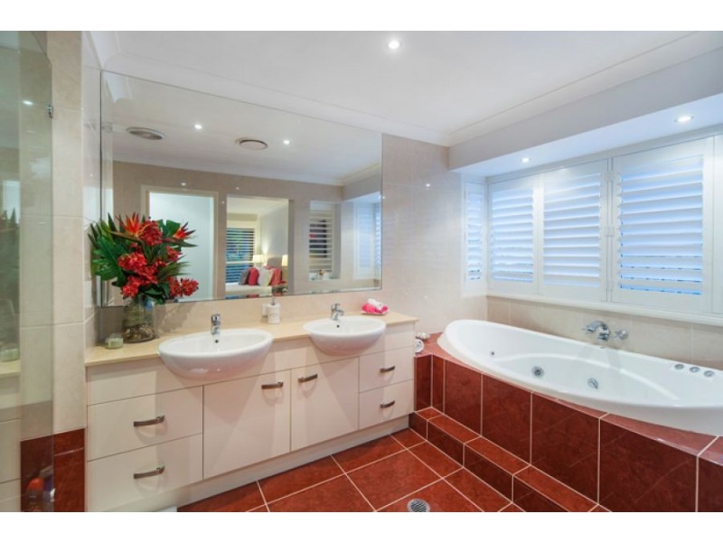 27 Ceil Cct, Coomera Waters QLD 4209