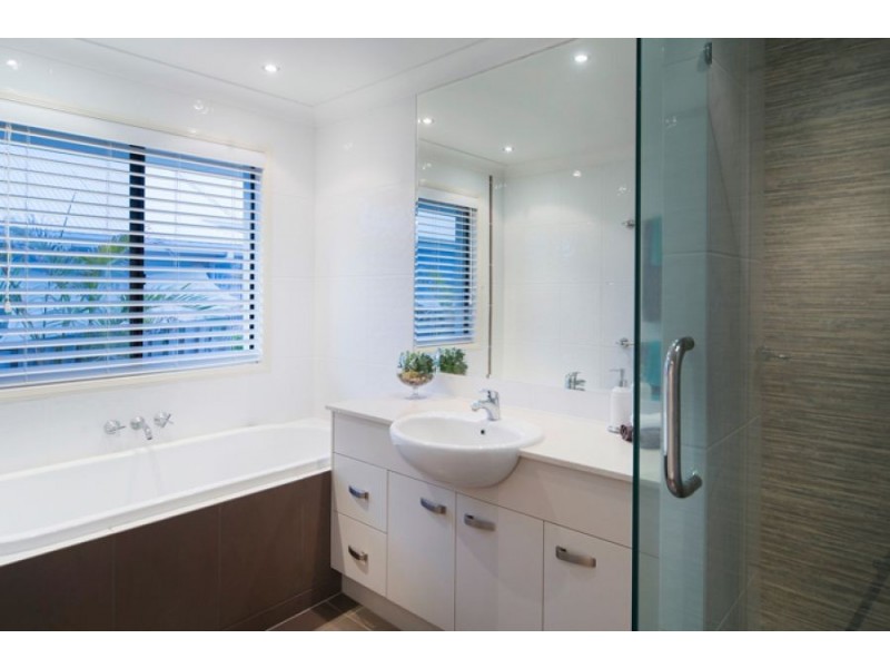 27 Ceil Cct, Coomera Waters QLD 4209