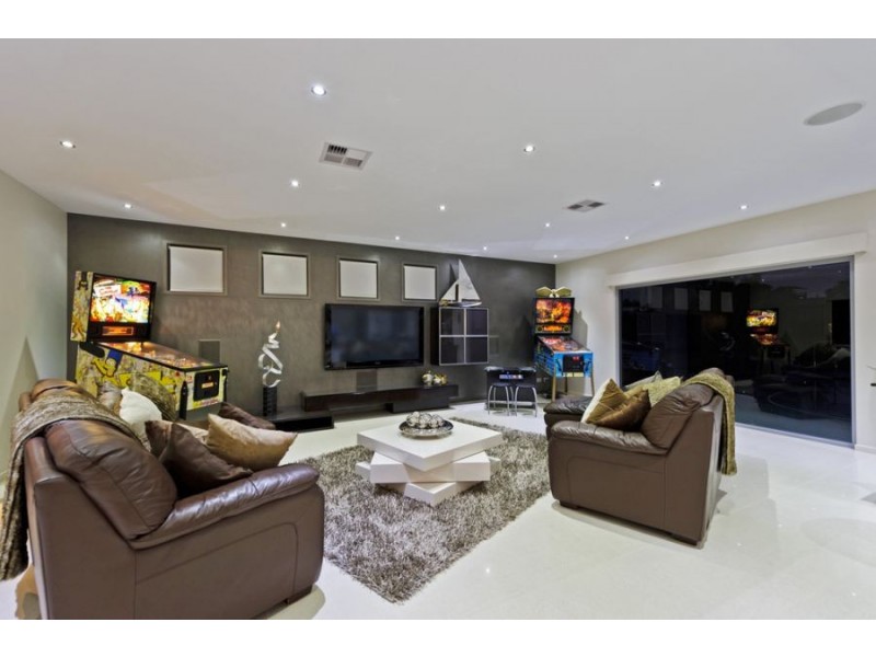 31 Westward Way, Coomera Waters QLD 4209