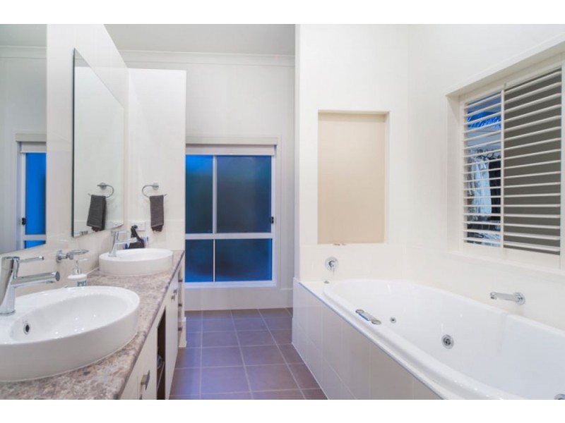 7 Infinity Court, Coomera Waters QLD 4209