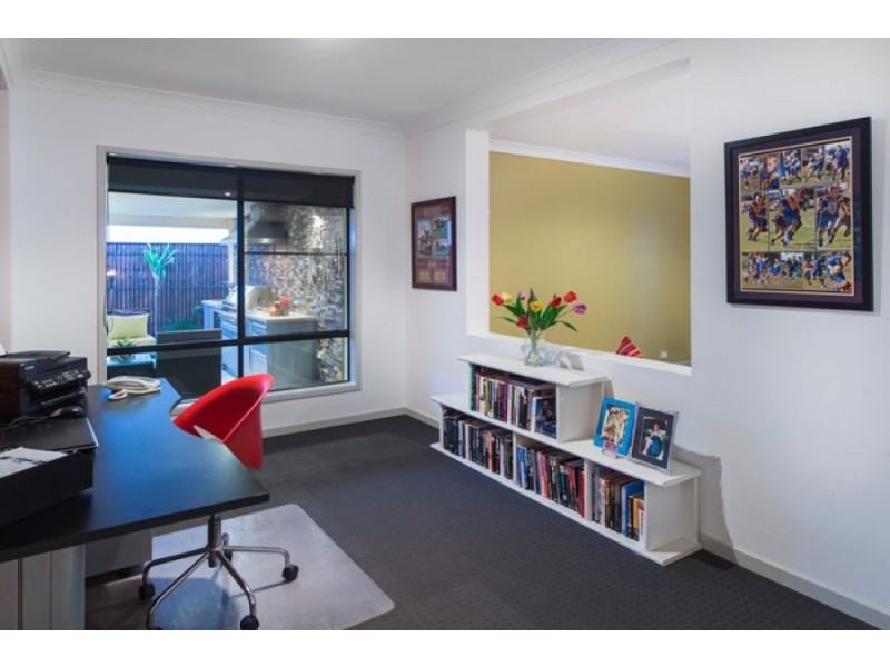33 Ceil Circuit, Coomera Waters QLD 4209