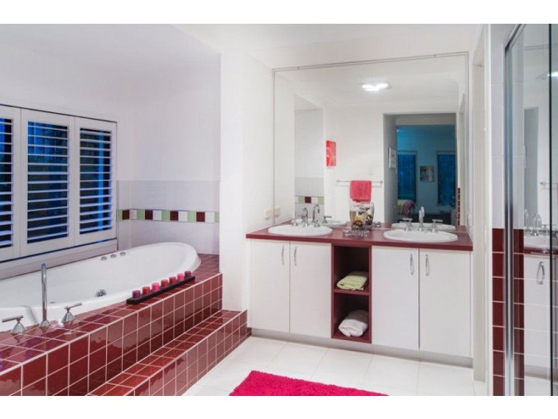 33 Ceil Circuit, Coomera Waters QLD 4209