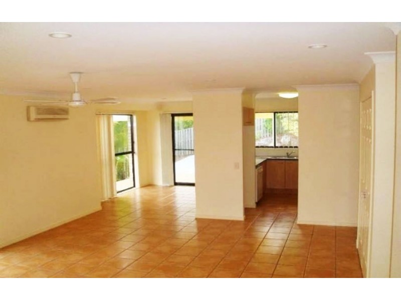 33 Papara Street, Pacific Pines QLD 4211