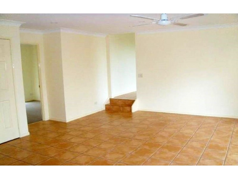 33 Papara Street, Pacific Pines QLD 4211