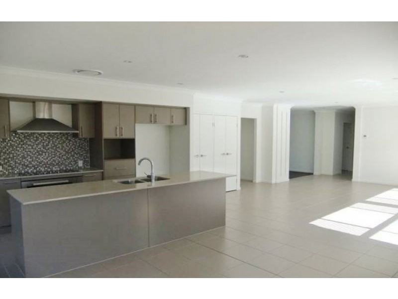 22 Bottletree Court, Coomera QLD 4209