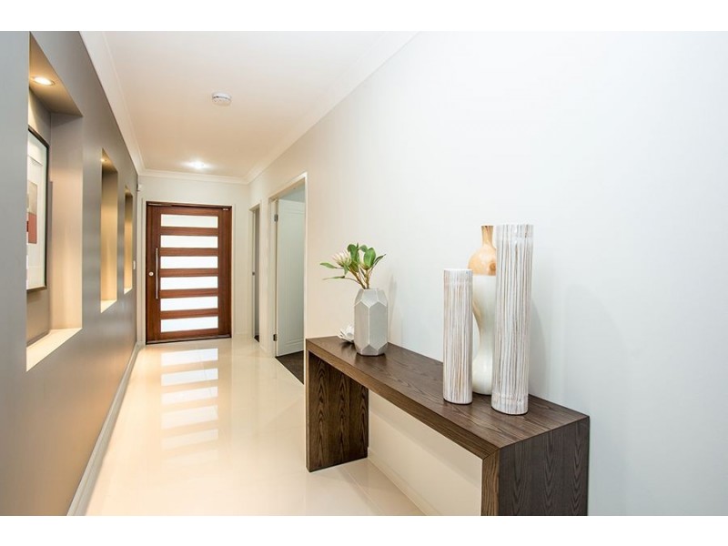 9 Saltash Court, Coomera Waters QLD 4209