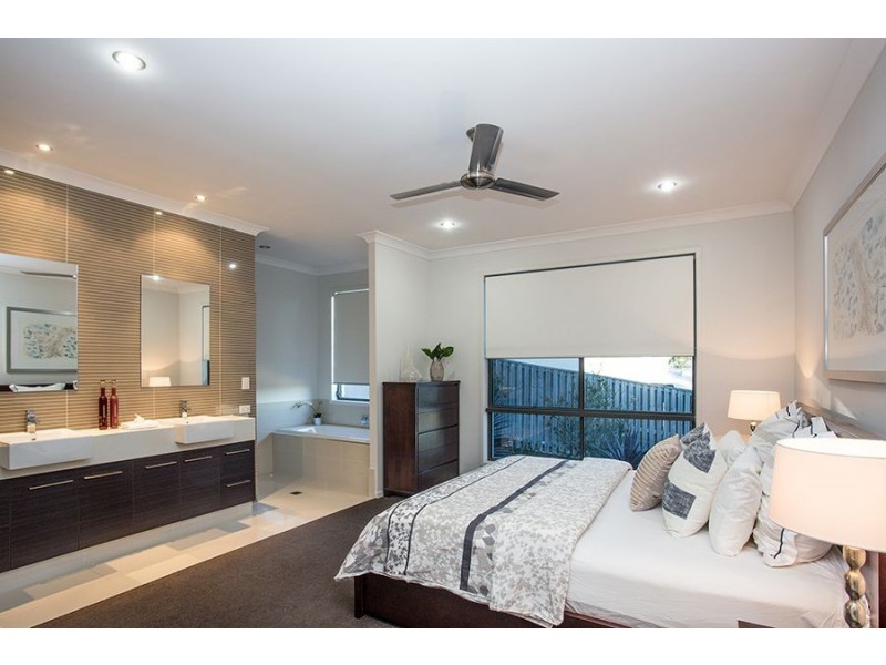 9 Saltash Court, Coomera Waters QLD 4209