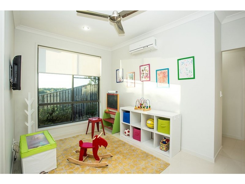 9 Saltash Court, Coomera Waters QLD 4209