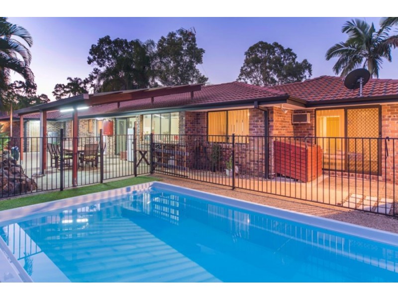 12 Surrey Court, Helensvale QLD 4212