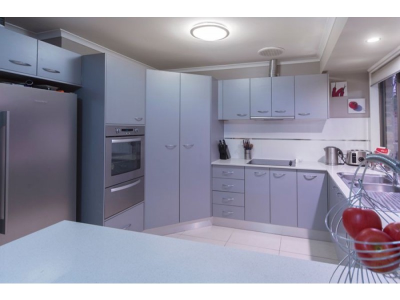 12 Surrey Court, Helensvale QLD 4212