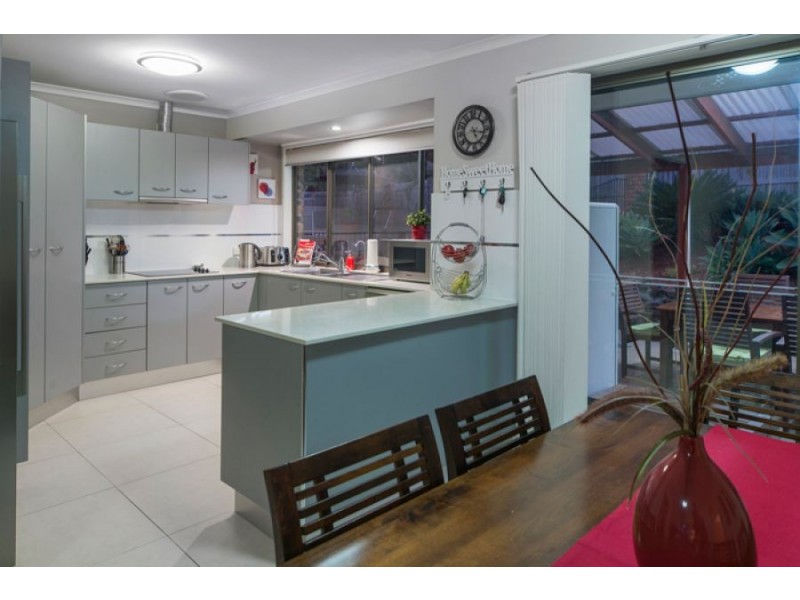 12 Surrey Court, Helensvale QLD 4212