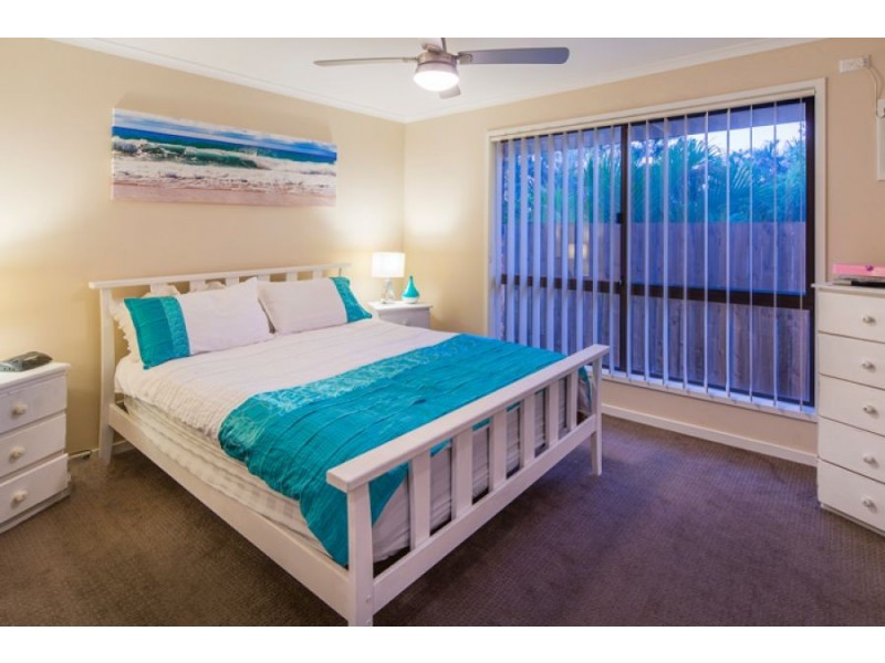 12 Surrey Court, Helensvale QLD 4212