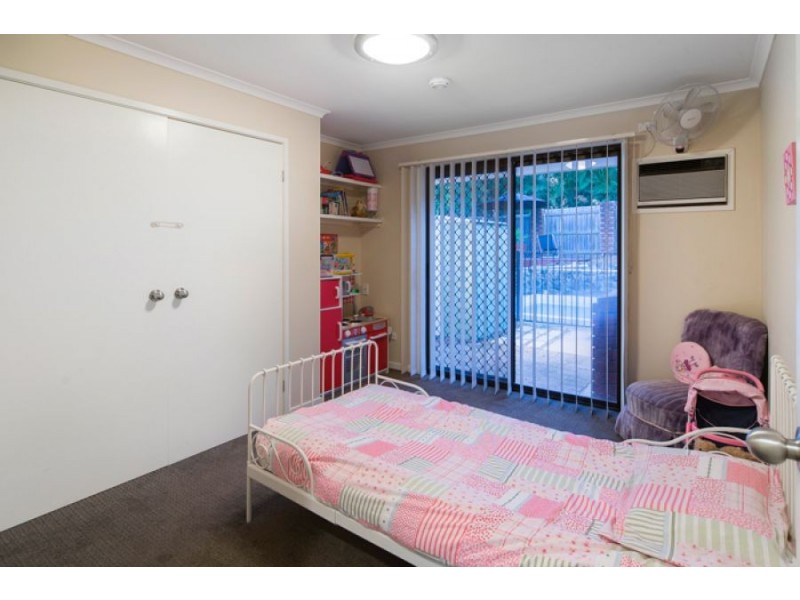 12 Surrey Court, Helensvale QLD 4212