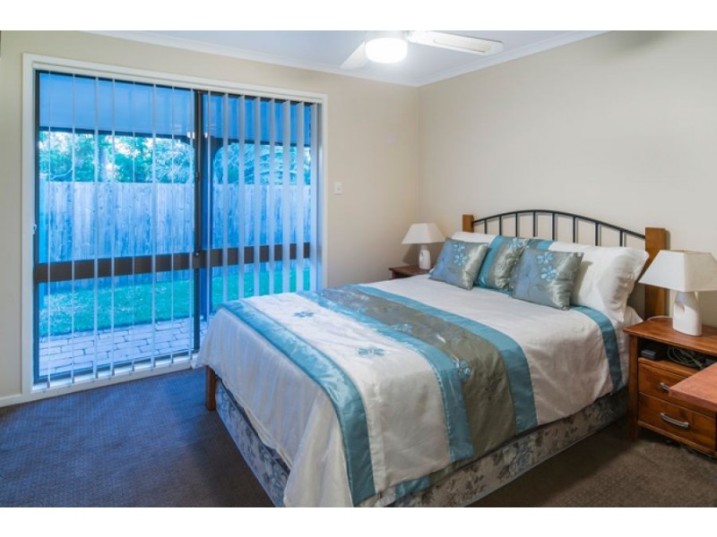 12 Surrey Court, Helensvale QLD 4212