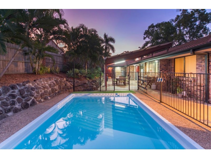 12 Surrey Court, Helensvale QLD 4212