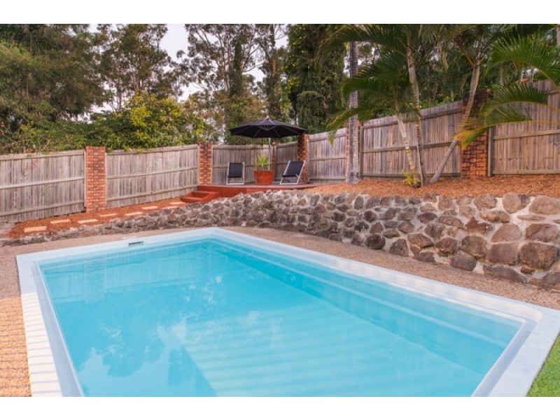 12 Surrey Court, Helensvale QLD 4212