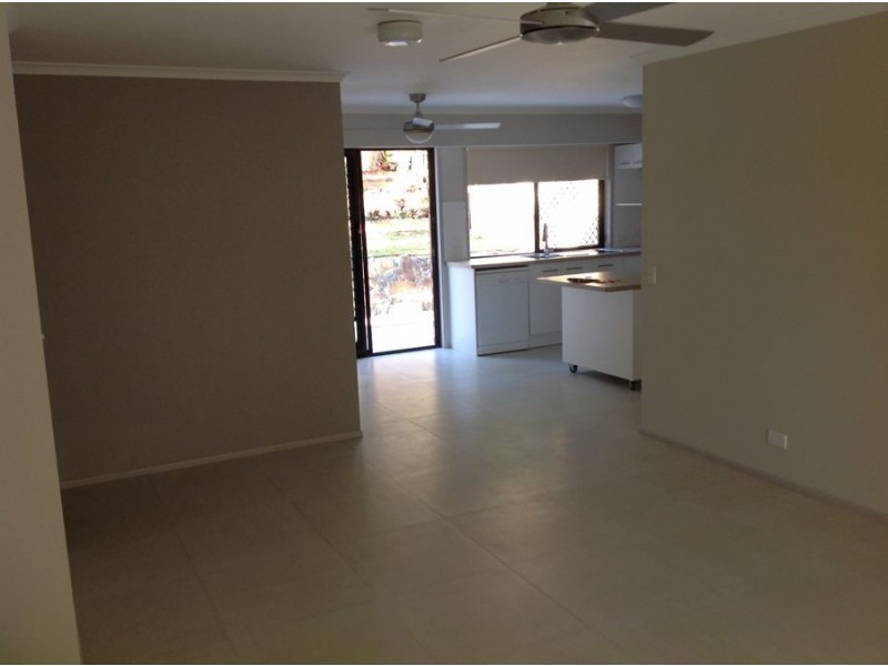 1/18 Columbia St, Oxenford QLD 4210