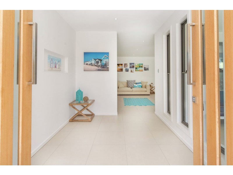 29 Pendragon Drive, Coomera Waters QLD 4209