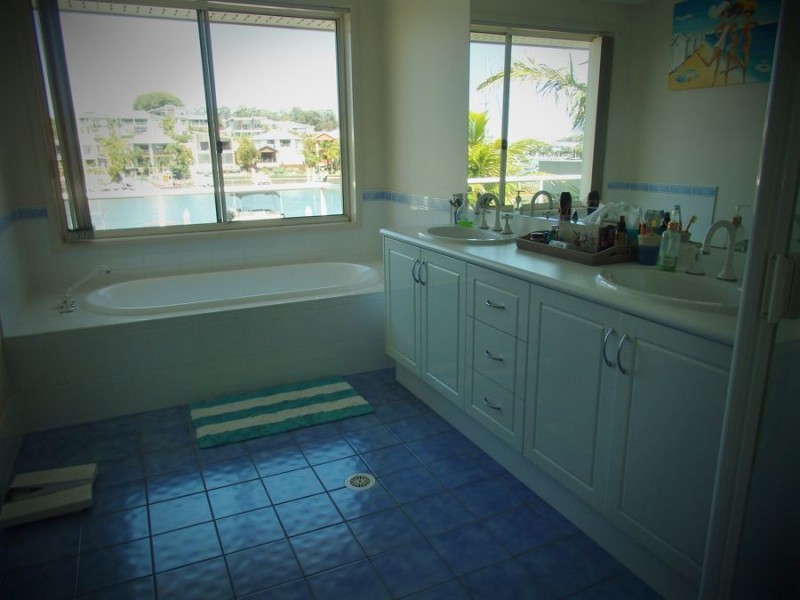 11 Ripple Cct, Coomera Waters QLD 4209