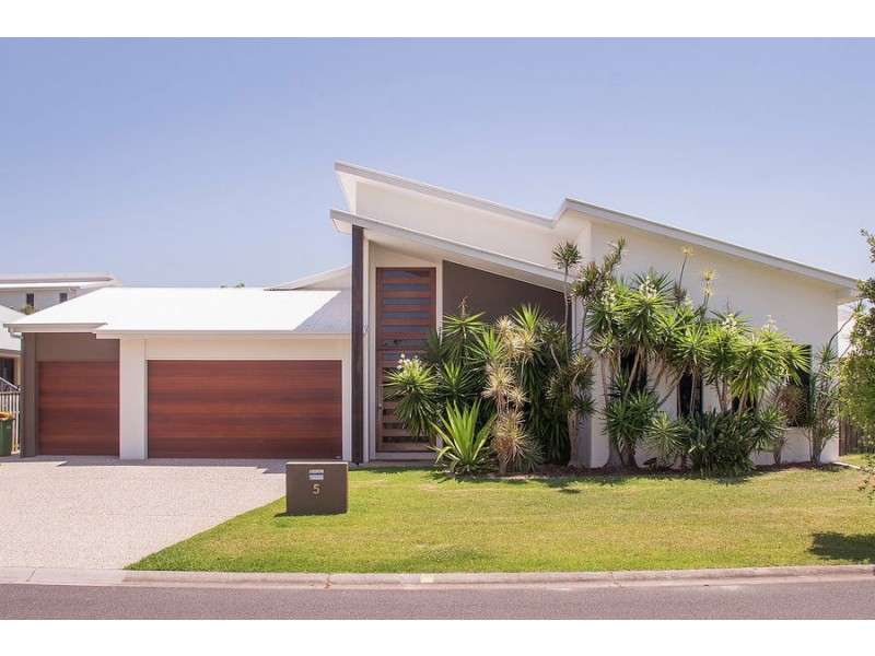 5 Crusade Court, Coomera Waters QLD 4209
