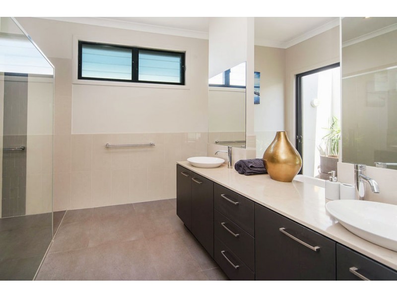 5 Crusade Court, Coomera Waters QLD 4209