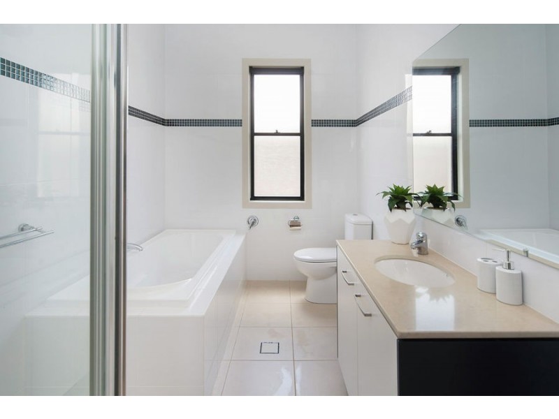 5 Crusade Court, Coomera Waters QLD 4209