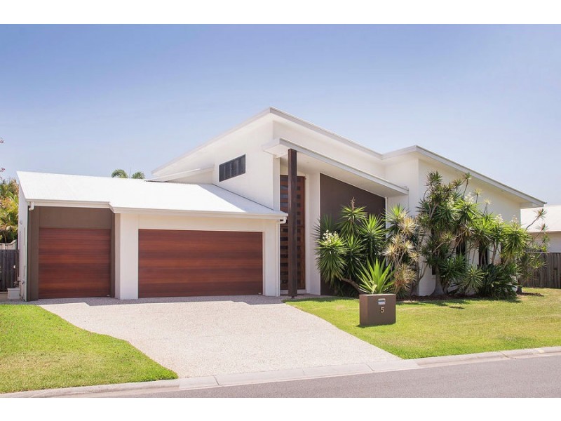 5 Crusade Court, Coomera Waters QLD 4209