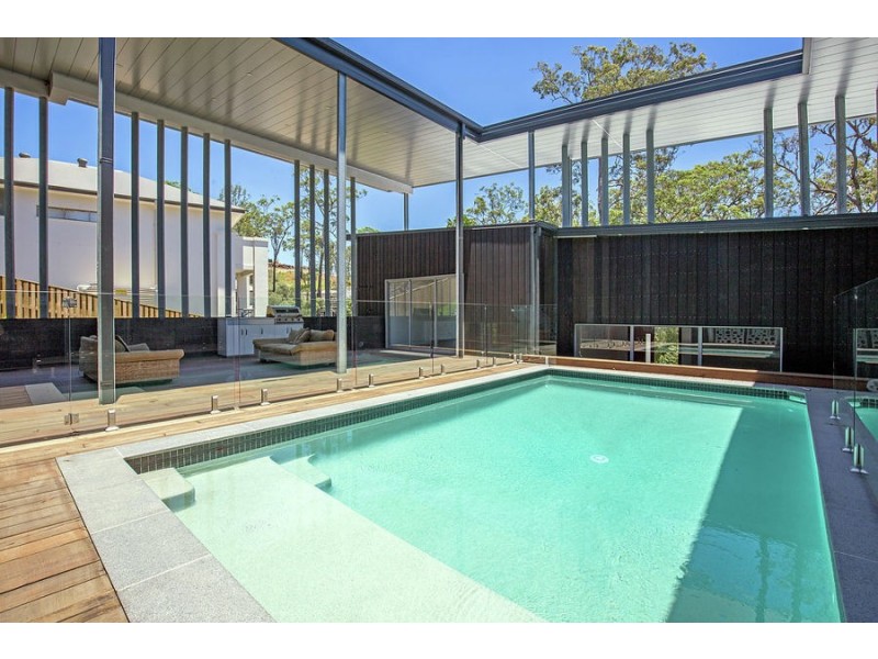 33 Pendragon Drive, Coomera Waters QLD 4209