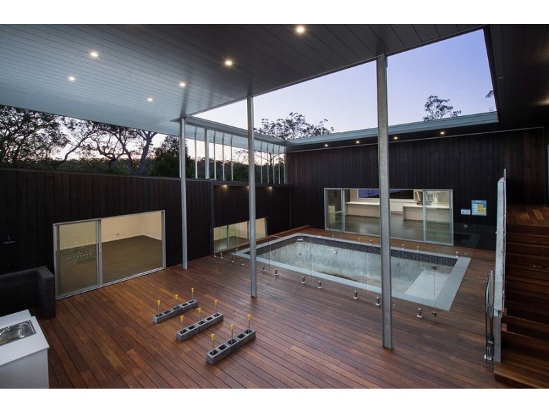 33 Pendragon Drive, Coomera Waters QLD 4209