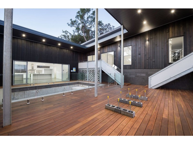 33 Pendragon Drive, Coomera Waters QLD 4209