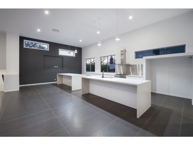 33 Pendragon Drive, Coomera Waters QLD 4209