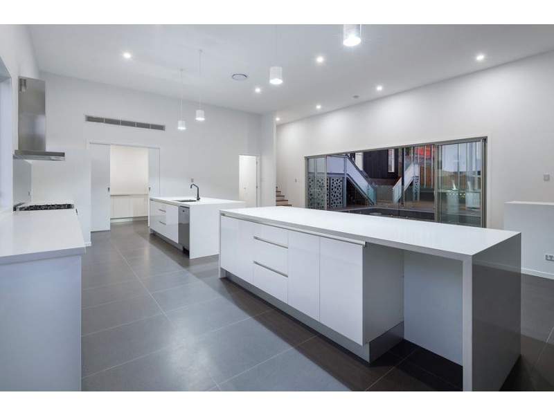 33 Pendragon Drive, Coomera Waters QLD 4209
