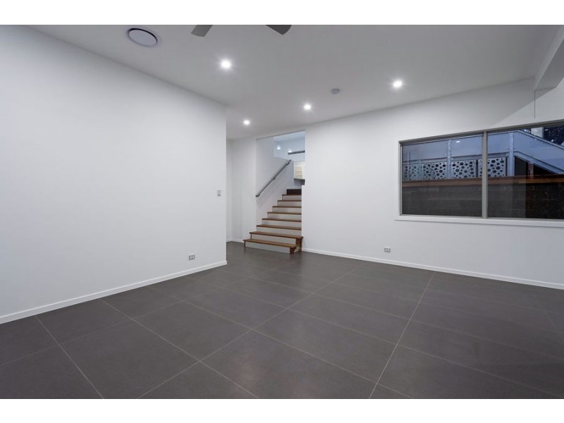 33 Pendragon Drive, Coomera Waters QLD 4209