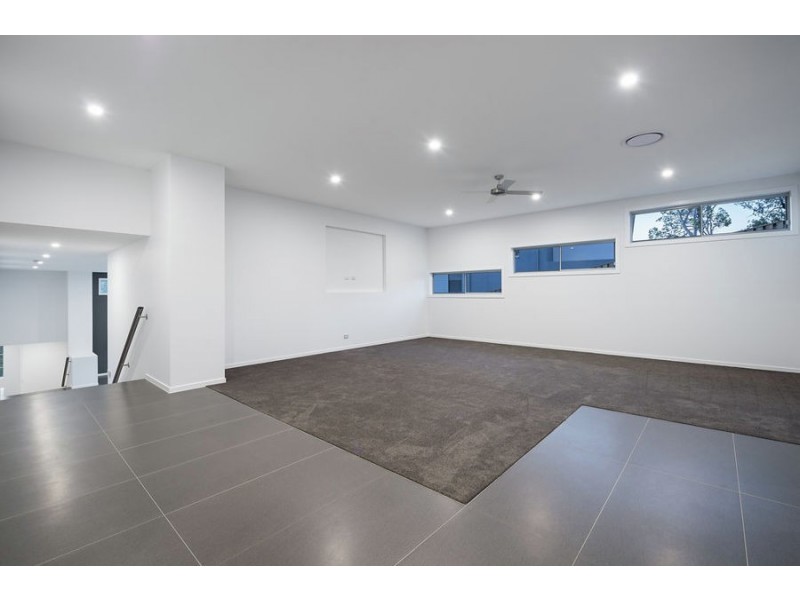 33 Pendragon Drive, Coomera Waters QLD 4209