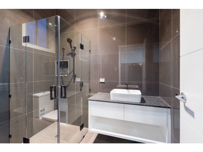 33 Pendragon Drive, Coomera Waters QLD 4209