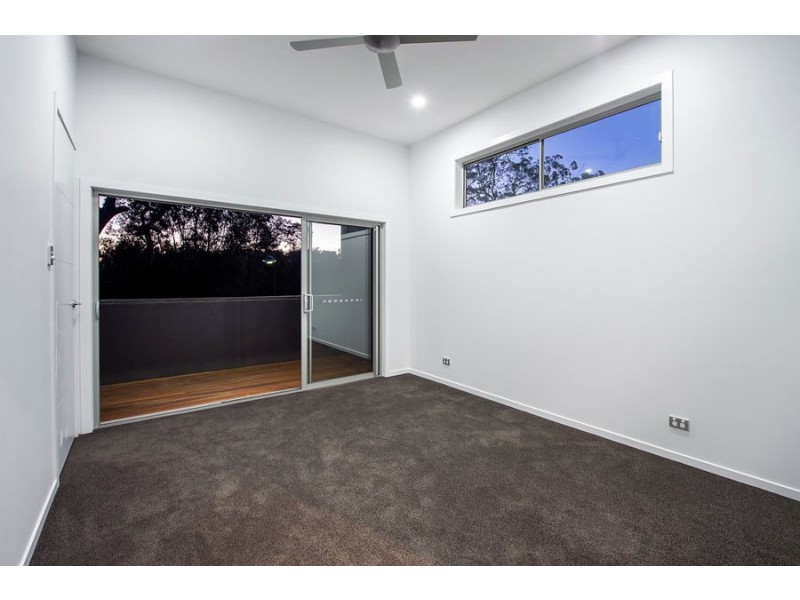 33 Pendragon Drive, Coomera Waters QLD 4209