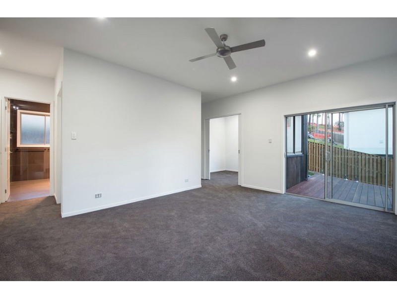 33 Pendragon Drive, Coomera Waters QLD 4209