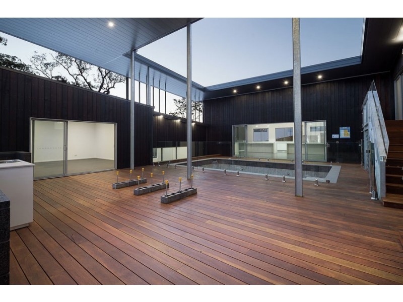 33 Pendragon Drive, Coomera Waters QLD 4209