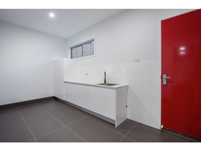 33 Pendragon Drive, Coomera Waters QLD 4209