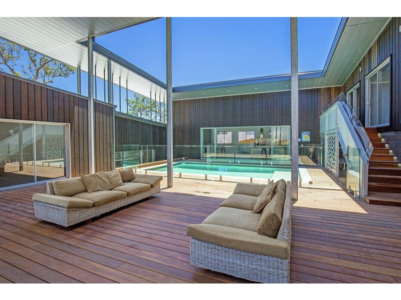 33 Pendragon Drive, Coomera Waters QLD 4209